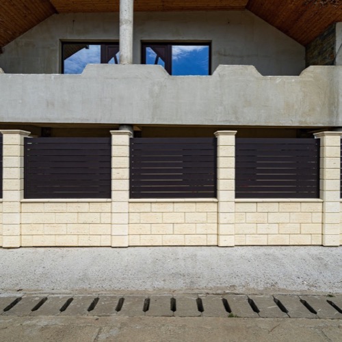 Clôture en aluminium - RAL 8019